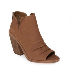 Vince Camuto Kreesie Leather Peep Toe Bootie Size 9.5